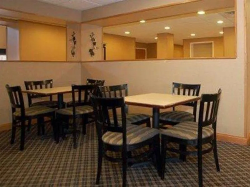 Fairfield By Marriott Inn & Suites Louisville Airport Hotel