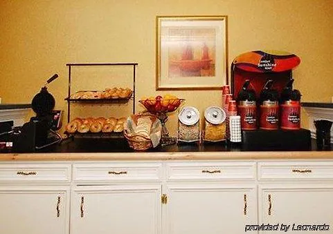 Fairfield By Marriott Inn & Suites Louisville Airport Hotel